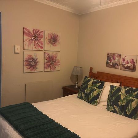 Rita'S Guesthouse Cc Vryheid Ngoại thất bức ảnh