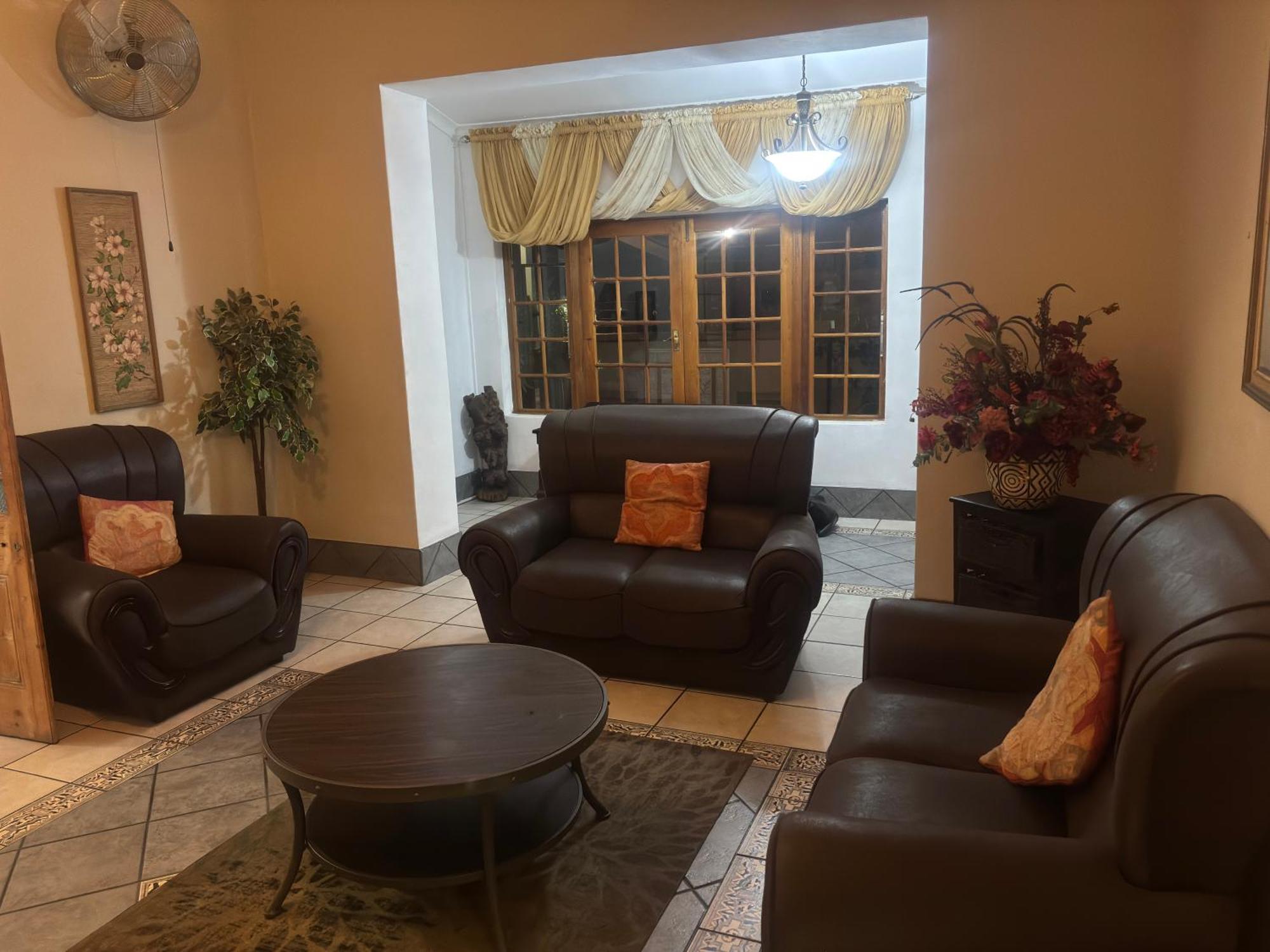 Rita'S Guesthouse Cc Vryheid Ngoại thất bức ảnh