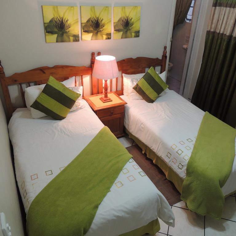 Rita'S Guesthouse Cc Vryheid Ngoại thất bức ảnh