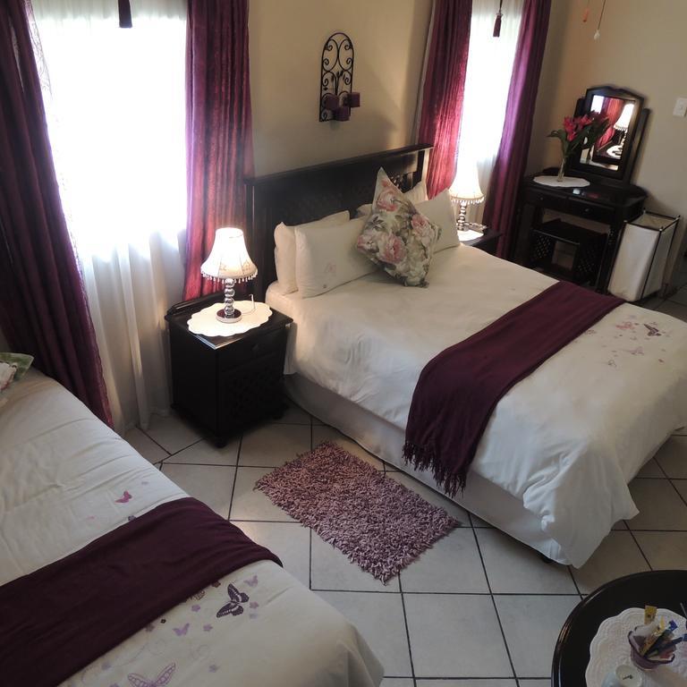 Rita'S Guesthouse Cc Vryheid Ngoại thất bức ảnh