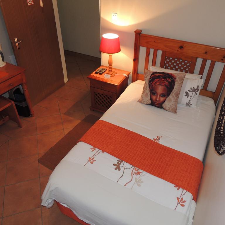 Rita'S Guesthouse Cc Vryheid Ngoại thất bức ảnh