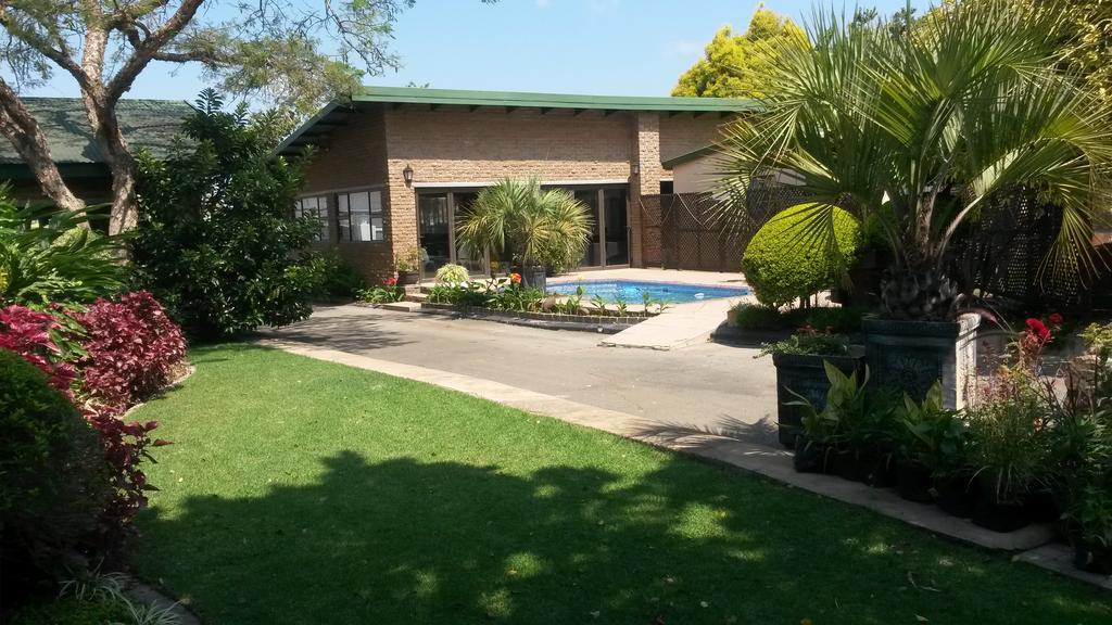 Rita'S Guesthouse Cc Vryheid Ngoại thất bức ảnh