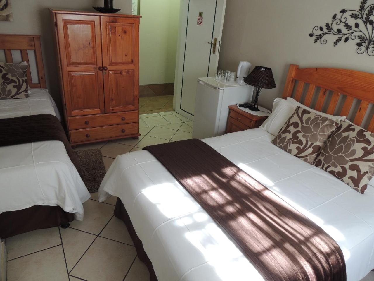 Rita'S Guesthouse Cc Vryheid Ngoại thất bức ảnh